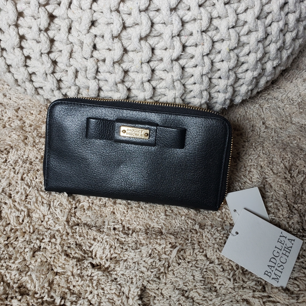 Badgley Miscka wallet